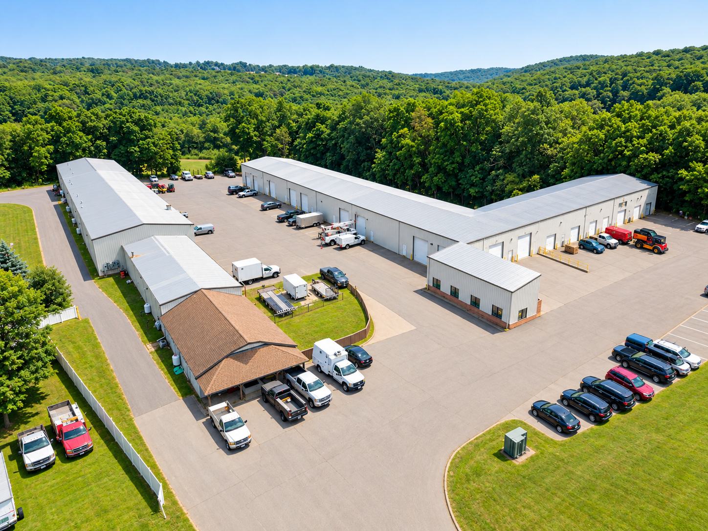 North Franklin, Connecticut: the park's office and flex bays from above
